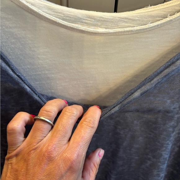 Beautiful Scandal Italy 2 layer top. One size - Picture 4 of 7